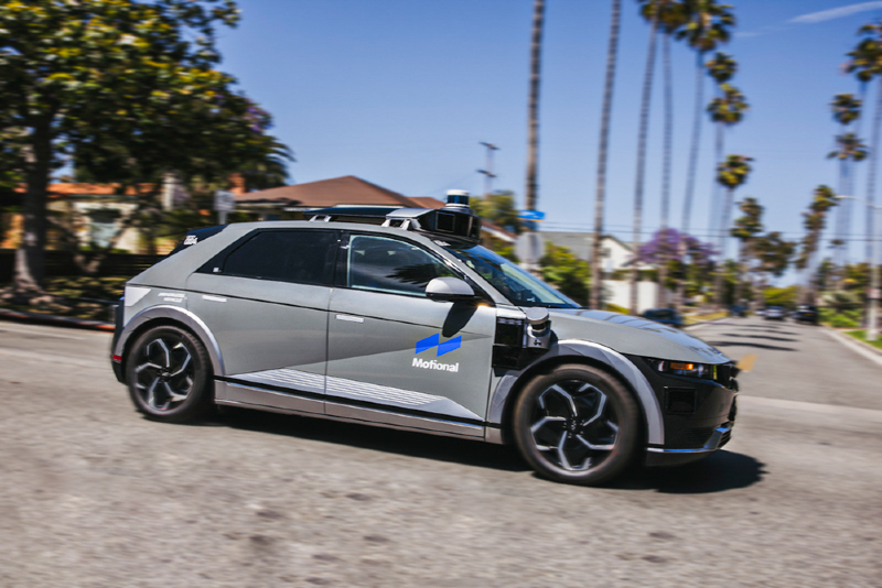 Thumbnail shot of the IONIQ 5 robotaxi in Los Angeles