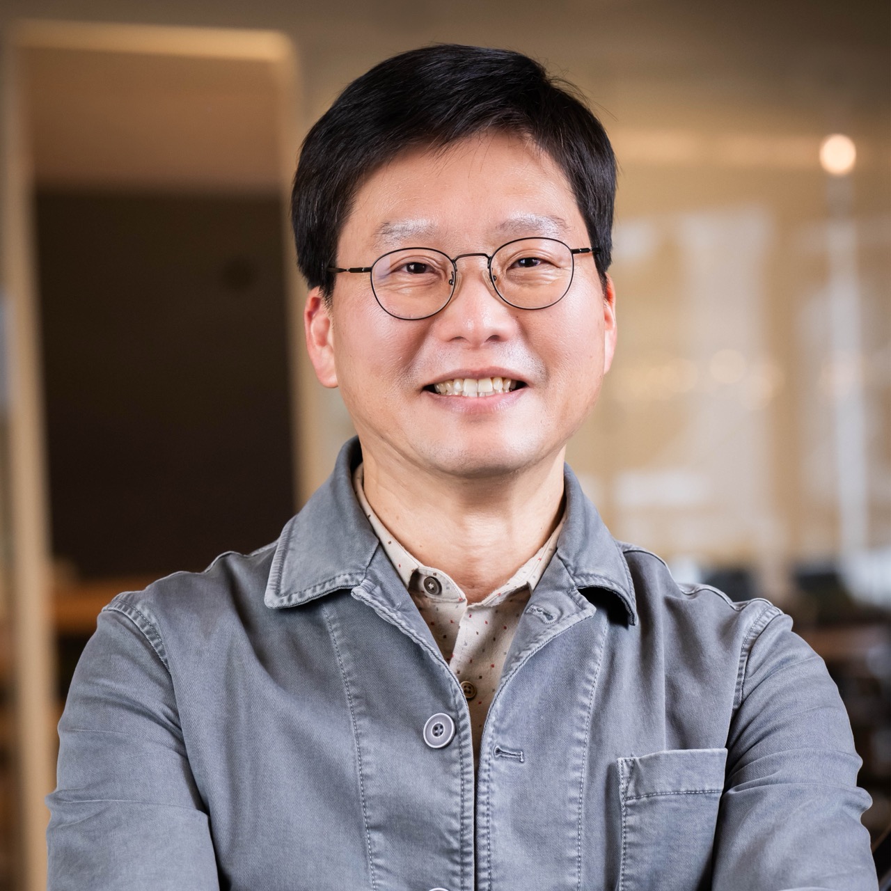 Headshot of Sean Park